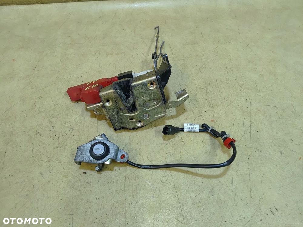 BMW E30 ZAMEK DRZWI PRAWY PRZÓD - 2
