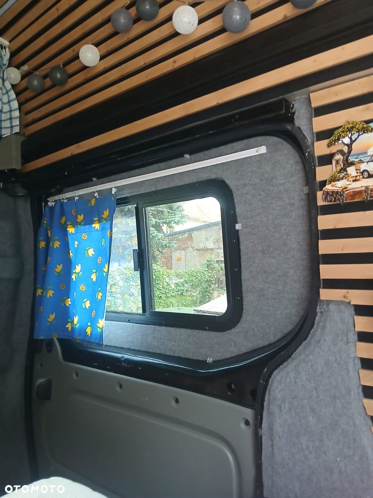 Opel Vivaro - 24