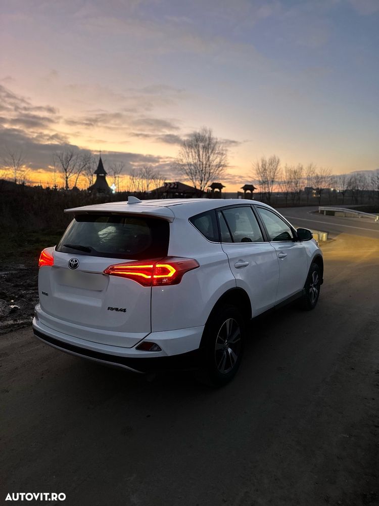 Toyota RAV4 2.0 D-4D 2WD Comfort - 5