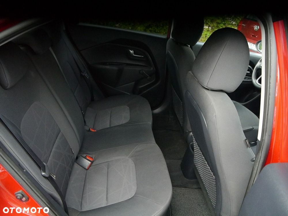 Kia Rio 1.4 L - 29