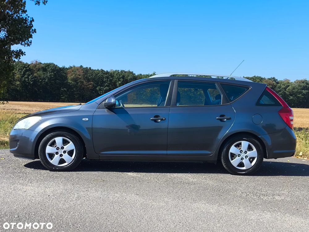 Kia Ceed - 13