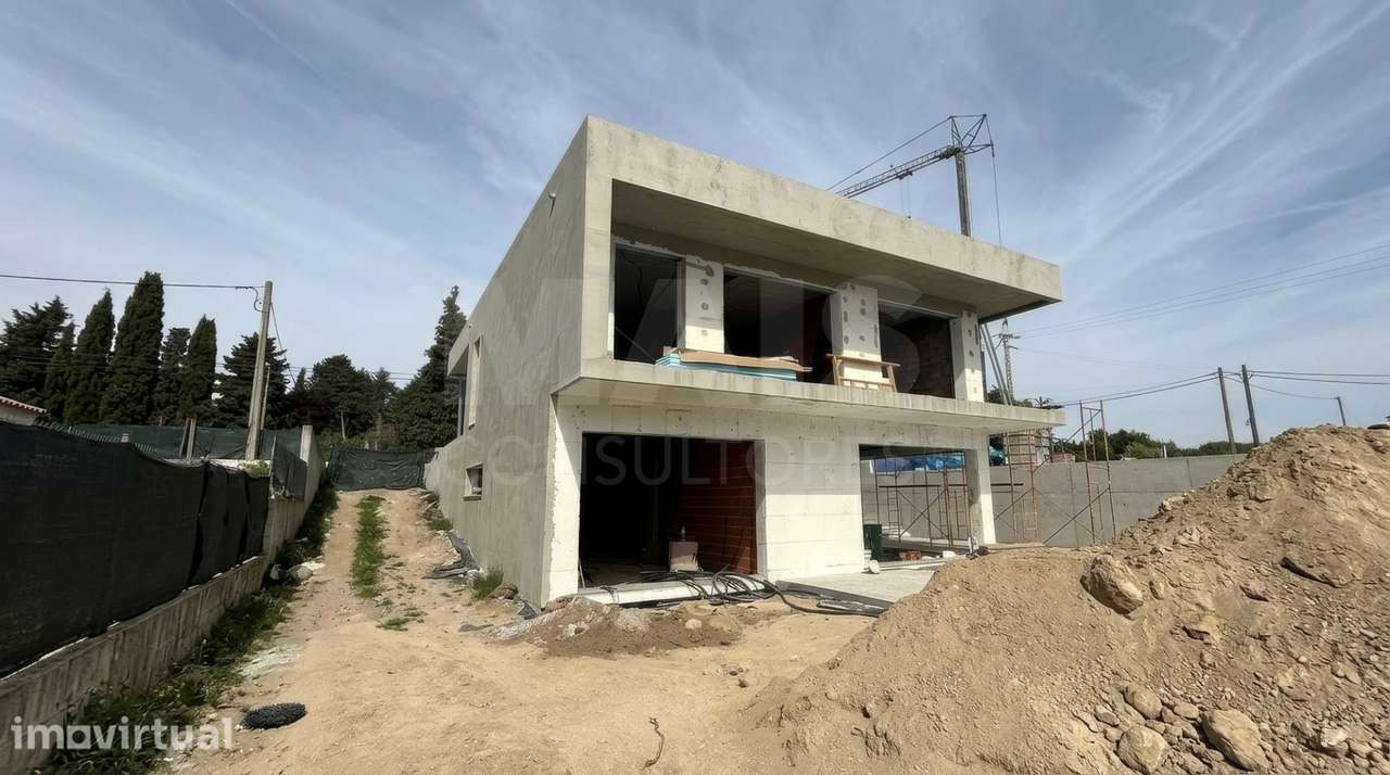 Moradia NOVA T3+1 com piscina e jardim - Grande imagem: 4/22