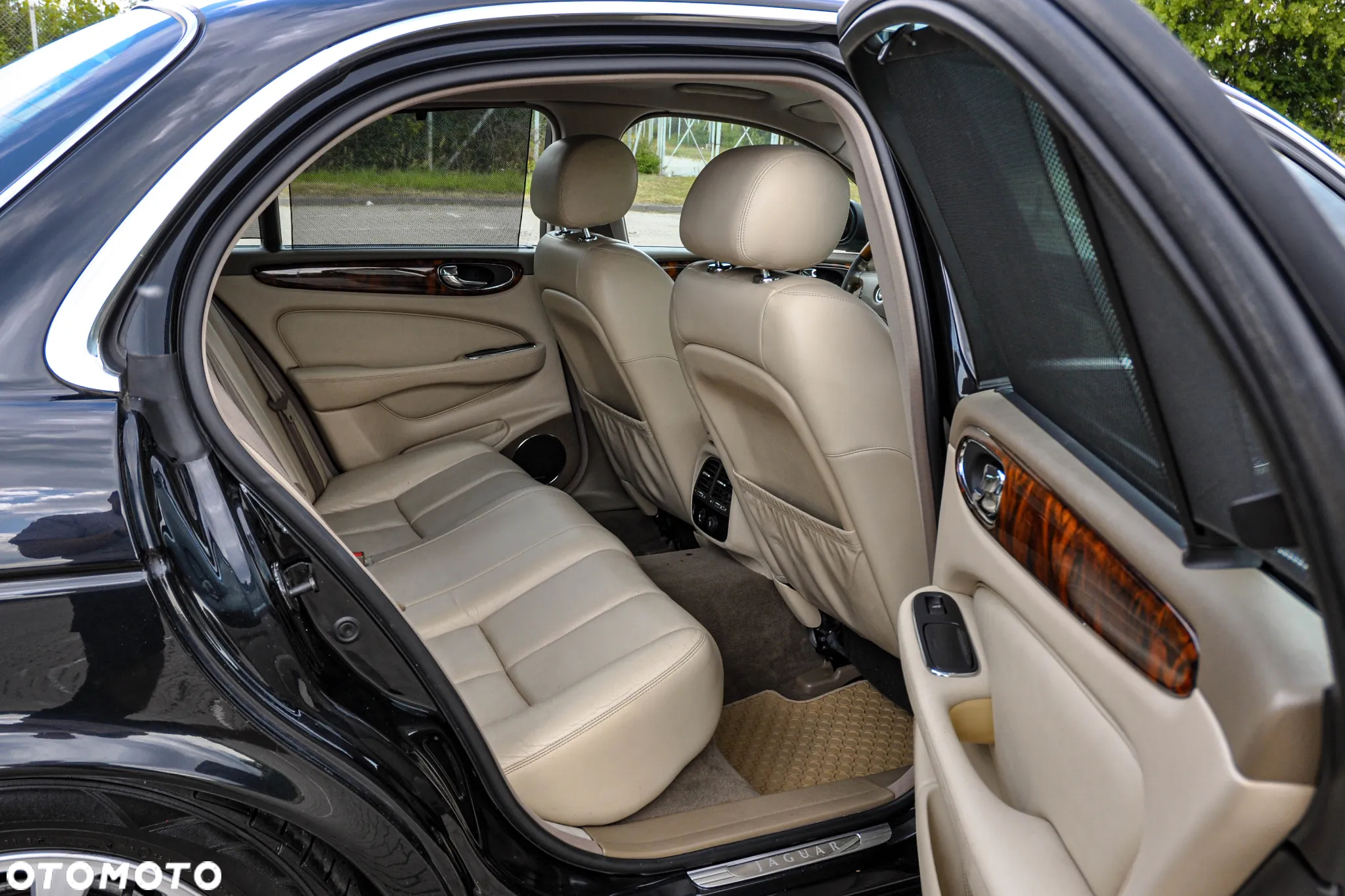 Jaguar XJ - 13