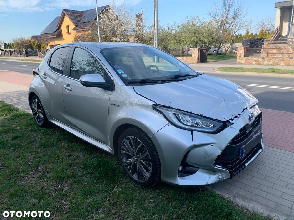 Toyota Yaris Hybrid 100 Selection Platinum - 1