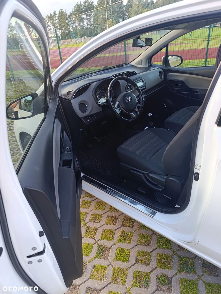 Toyota Yaris 1.0 Active EU6 - 11