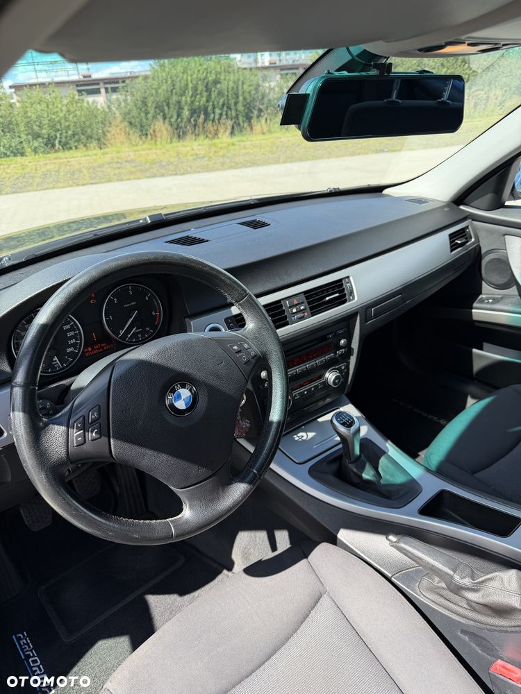 BMW Seria 3 - 11