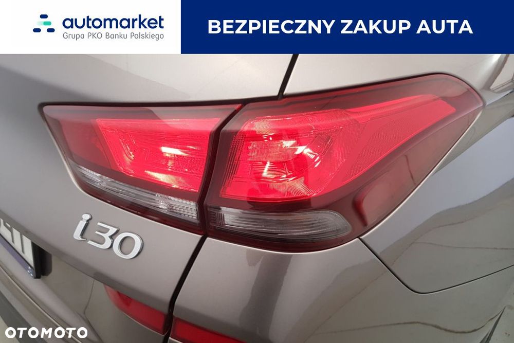Hyundai i30 1.6 D Classic + - 15
