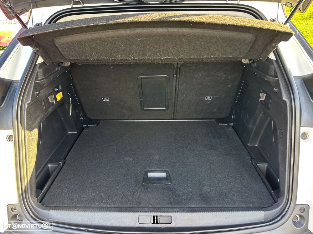 Peugeot 3008 1.5 BlueHDi Allure EAT8 - 12