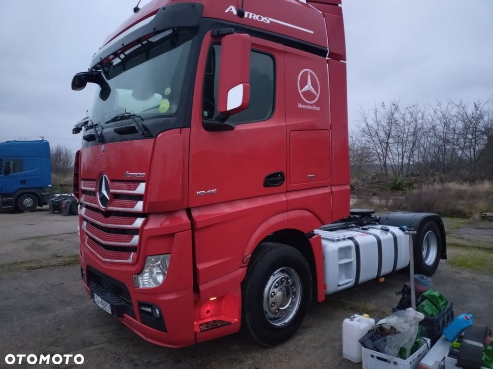 Mercedes-Benz Actros - 1
