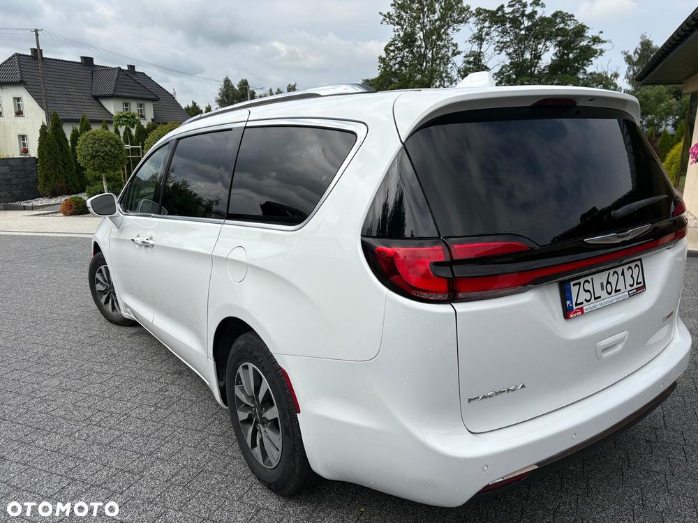 Chrysler Pacifica - 4