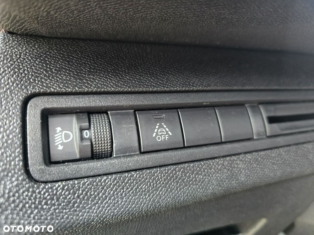 Peugeot 3008 PureTech 130 Stop & Start GPF EAT8 Allure Pack - 26