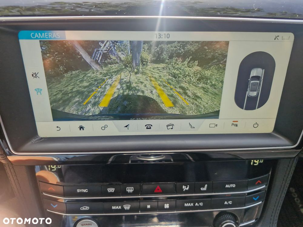 Jaguar F-Pace 2.0 i4D AWD Pure - 6