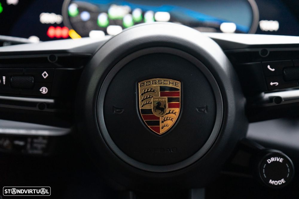 Porsche Taycan Cross Turismo 4S - 39