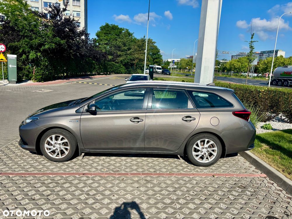 Toyota Auris Hybrid 135 Selection - 2