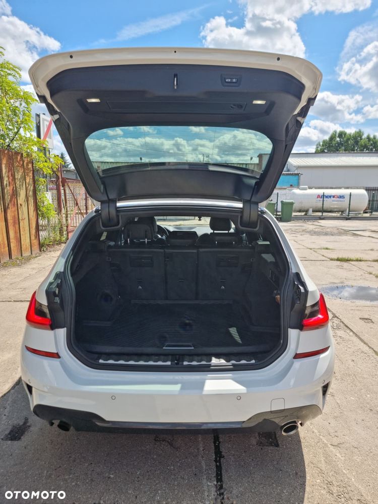 BMW Seria 3 320d xDrive M Sport Shadow - 3