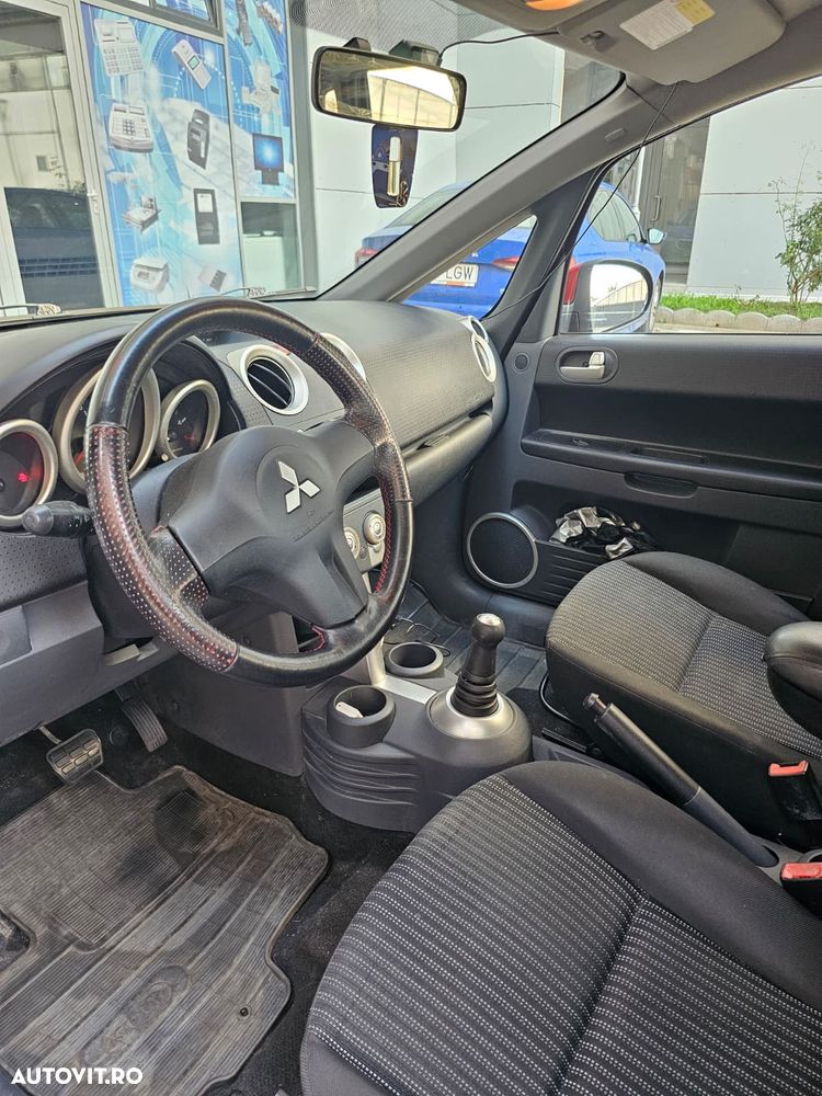 Mitsubishi Colt - 13