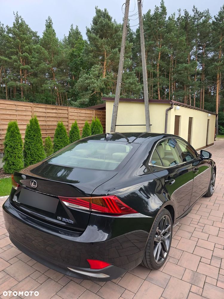 Lexus IS 300h F Sport EU6 - 4