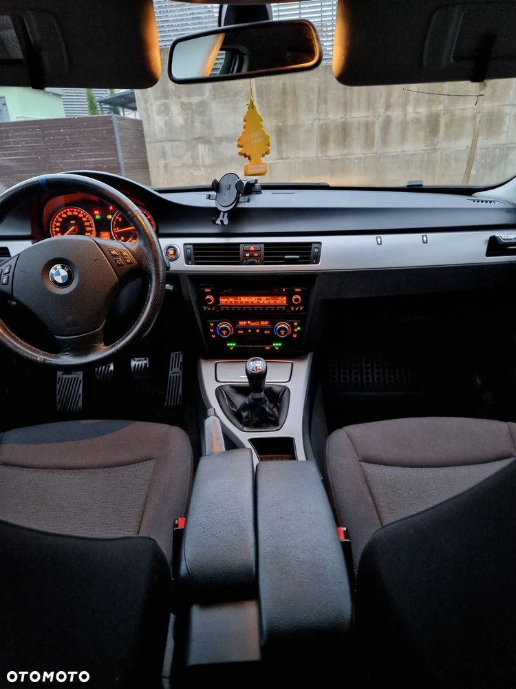 BMW Seria 3 318i Edition Sport - 24