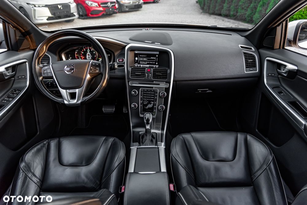 Volvo XC 60 T6 AWD R-Design - 30