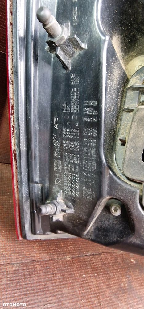 LAMPA TYLNA PRAWA/ LEWA  SKODA OCTAVIA III Lift KOMBI 5E9945207 5E9945208 - 10