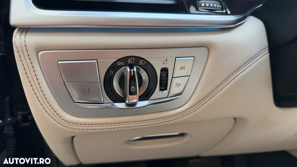 BMW Seria 7 740Li xDrive - 17