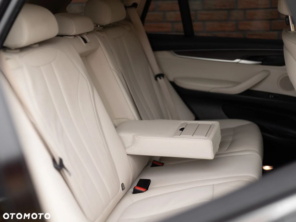 BMW X5 xDrive25d - 33