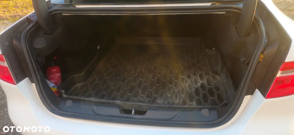 Jaguar XE 25t Pure - 10