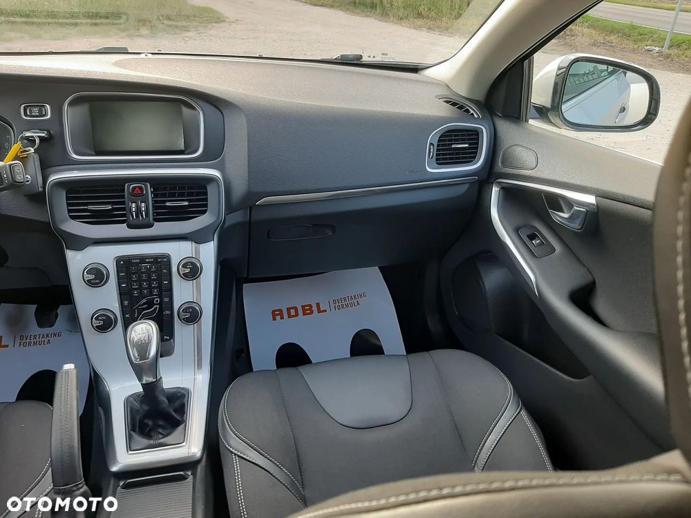 Volvo V40 D2 - 19