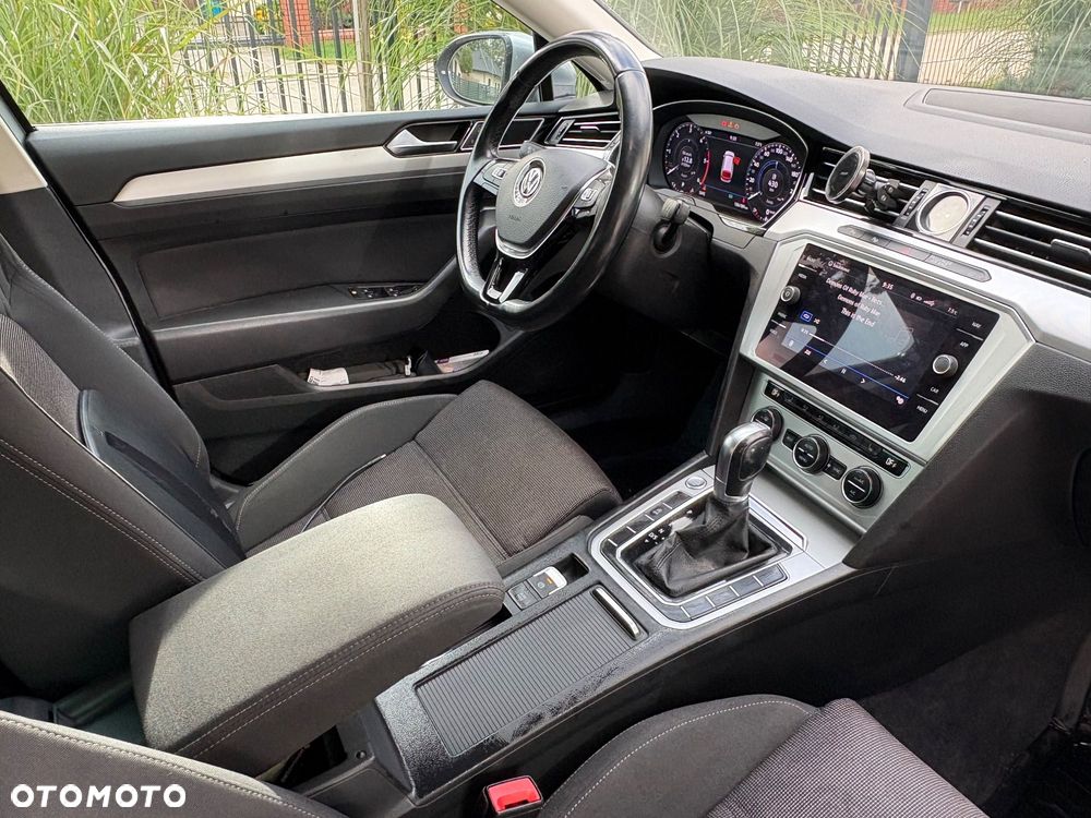 Volkswagen Passat 2.0 TDI SCR Comfortline DSG - 12