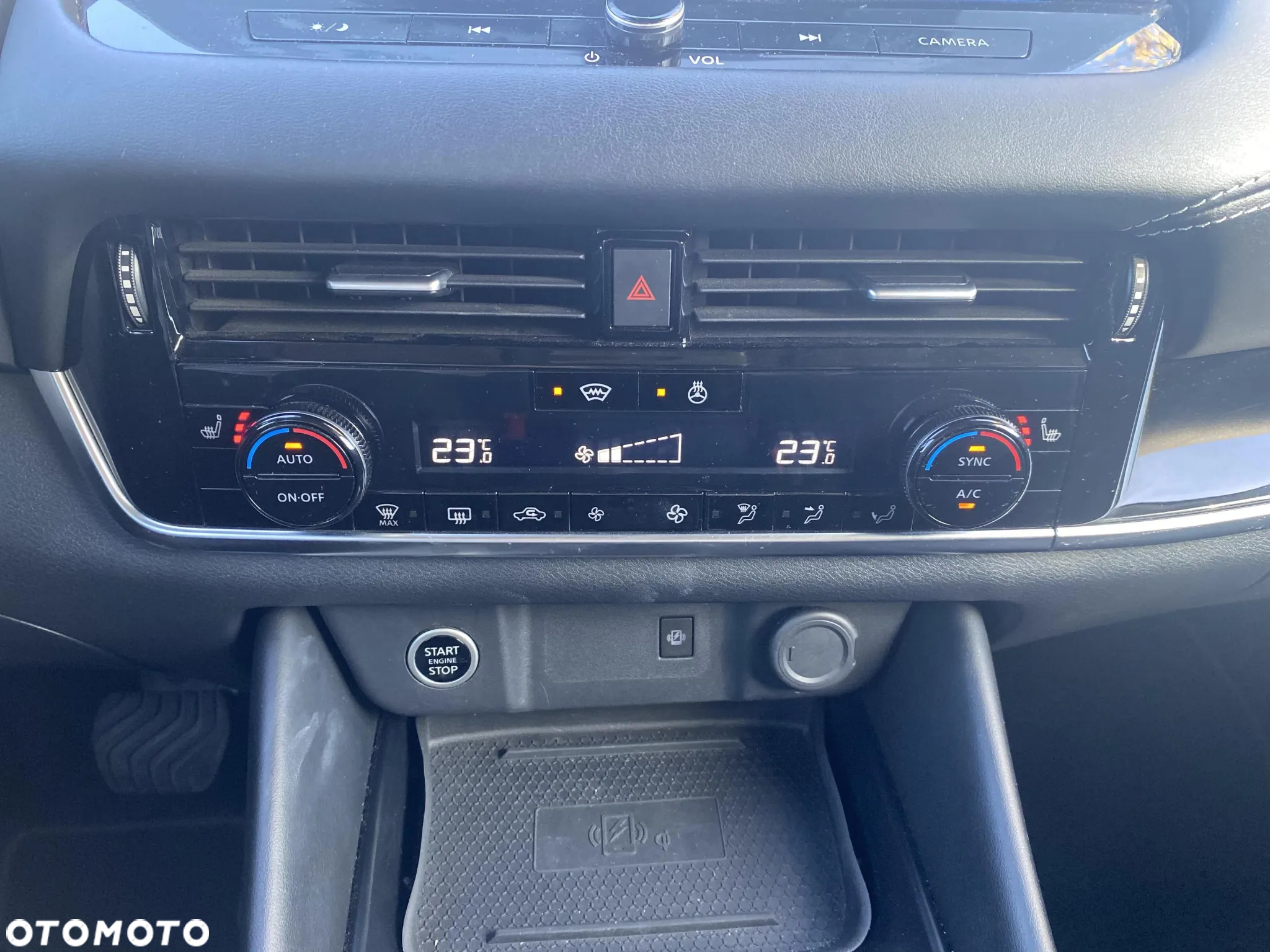 Nissan Qashqai 1.3 DIG-T N-Connecta DCT - 17