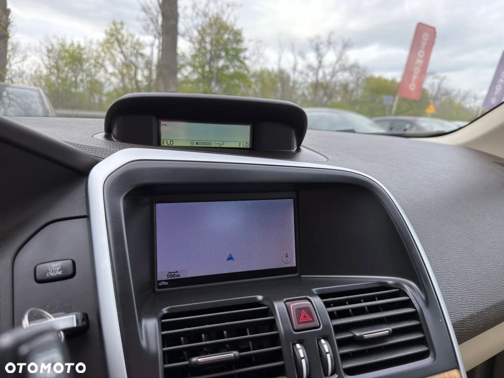 Volvo XC 60 D5 AWD Momentum - 33