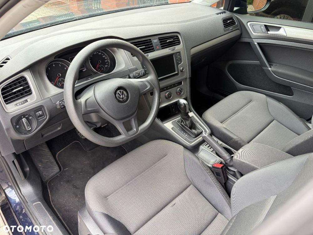 Volkswagen Golf - 8