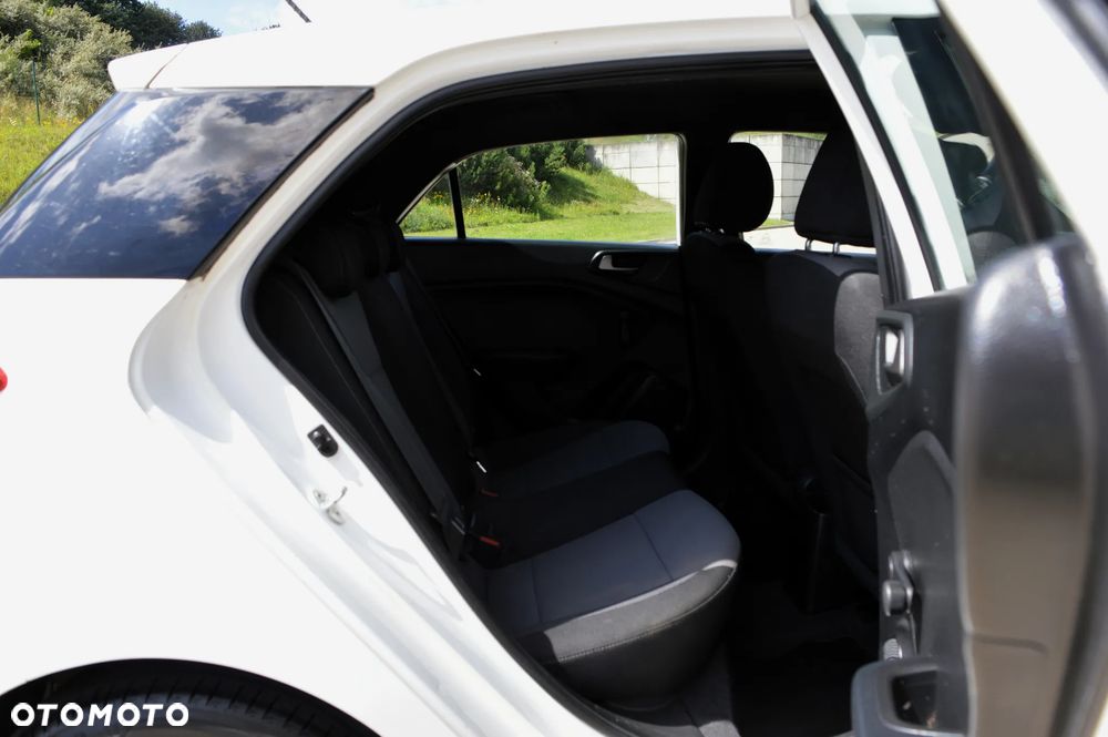 Hyundai i20 1.2 BlueDrive Classic + - 13