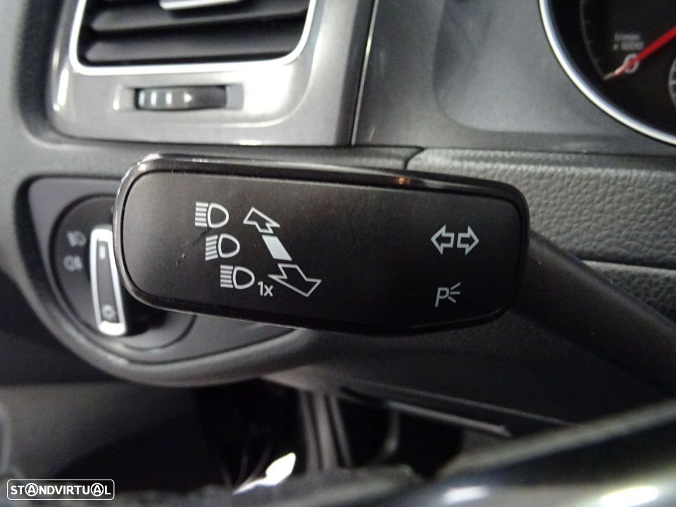 VW Golf Variant 1.6 TDI Confortline - 23