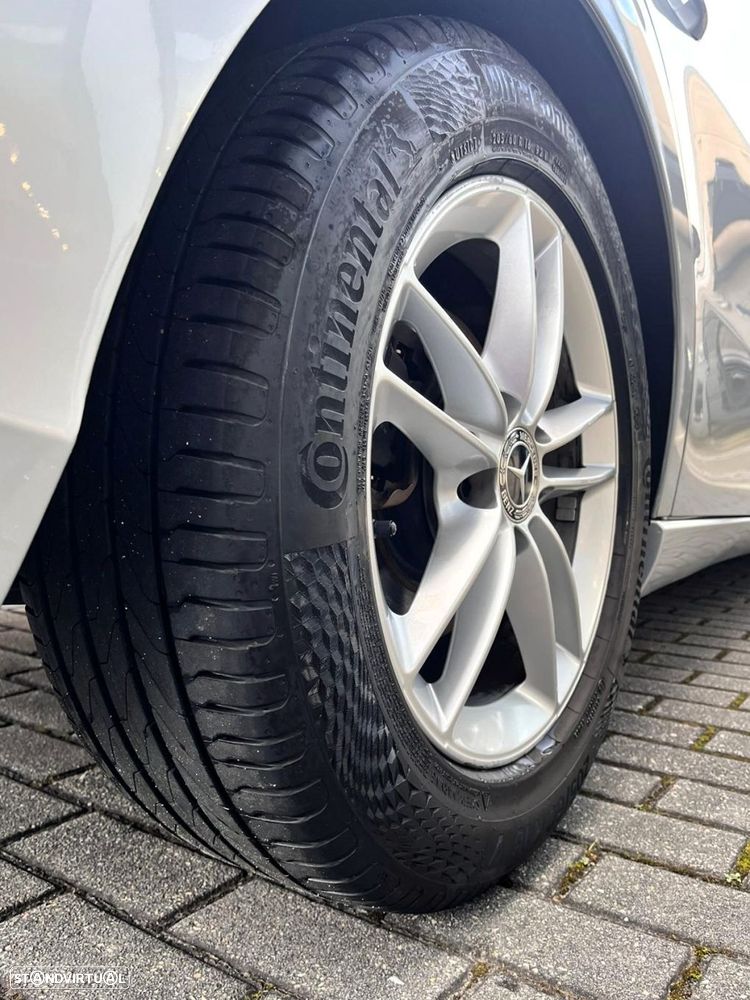 Mercedes-Benz A 180 - 40