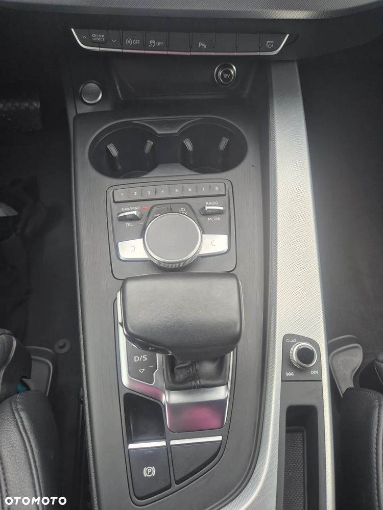 Audi A4 Avant 40 TFSI S tronic S line - 40