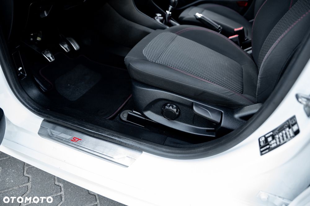 Ford Fiesta 1.0 EcoBoost S&S ST-LINE - 20