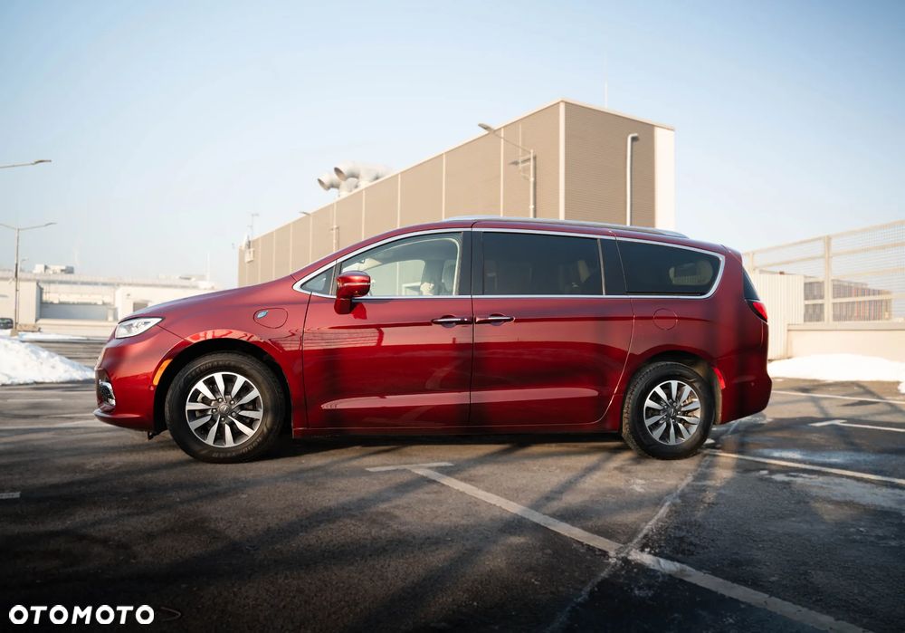 Chrysler Pacifica - 4