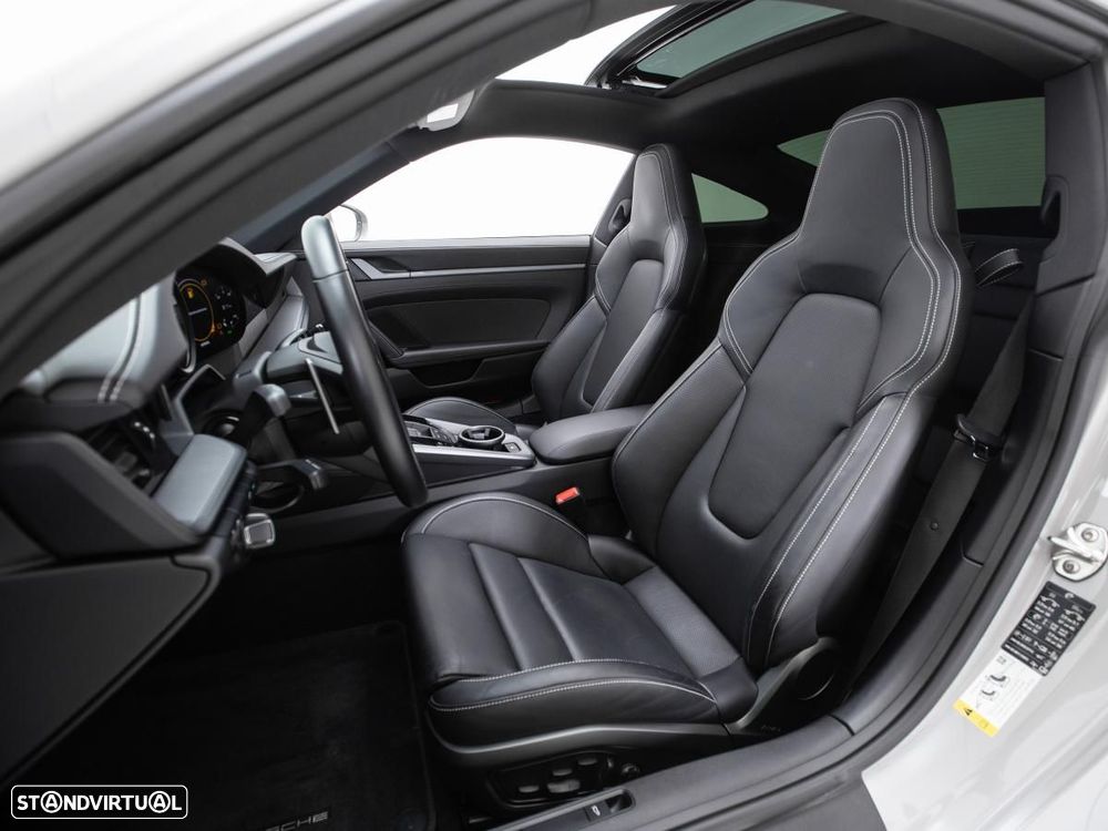 Porsche 911 (992) - 9