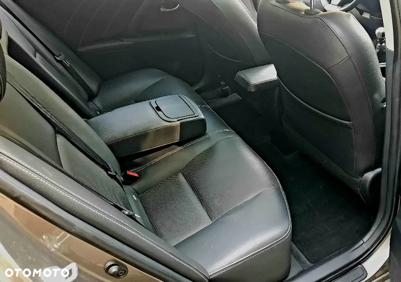 Toyota Avensis 2.0 D-4D Active Business - 15