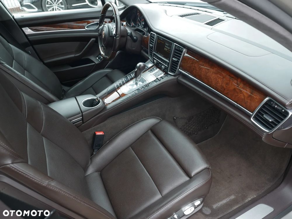 Porsche Panamera Turbo S PDK - 22