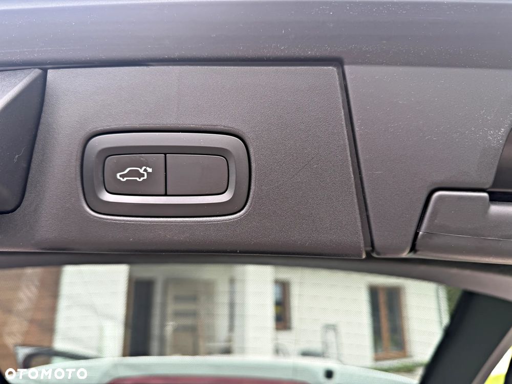 Volvo V90 D4 Geartronic Momentum - 31