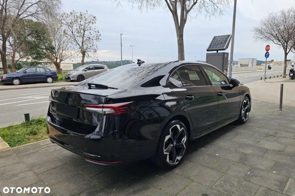 Skoda Superb 2.0 TDI SCR Sportline DSG - 8