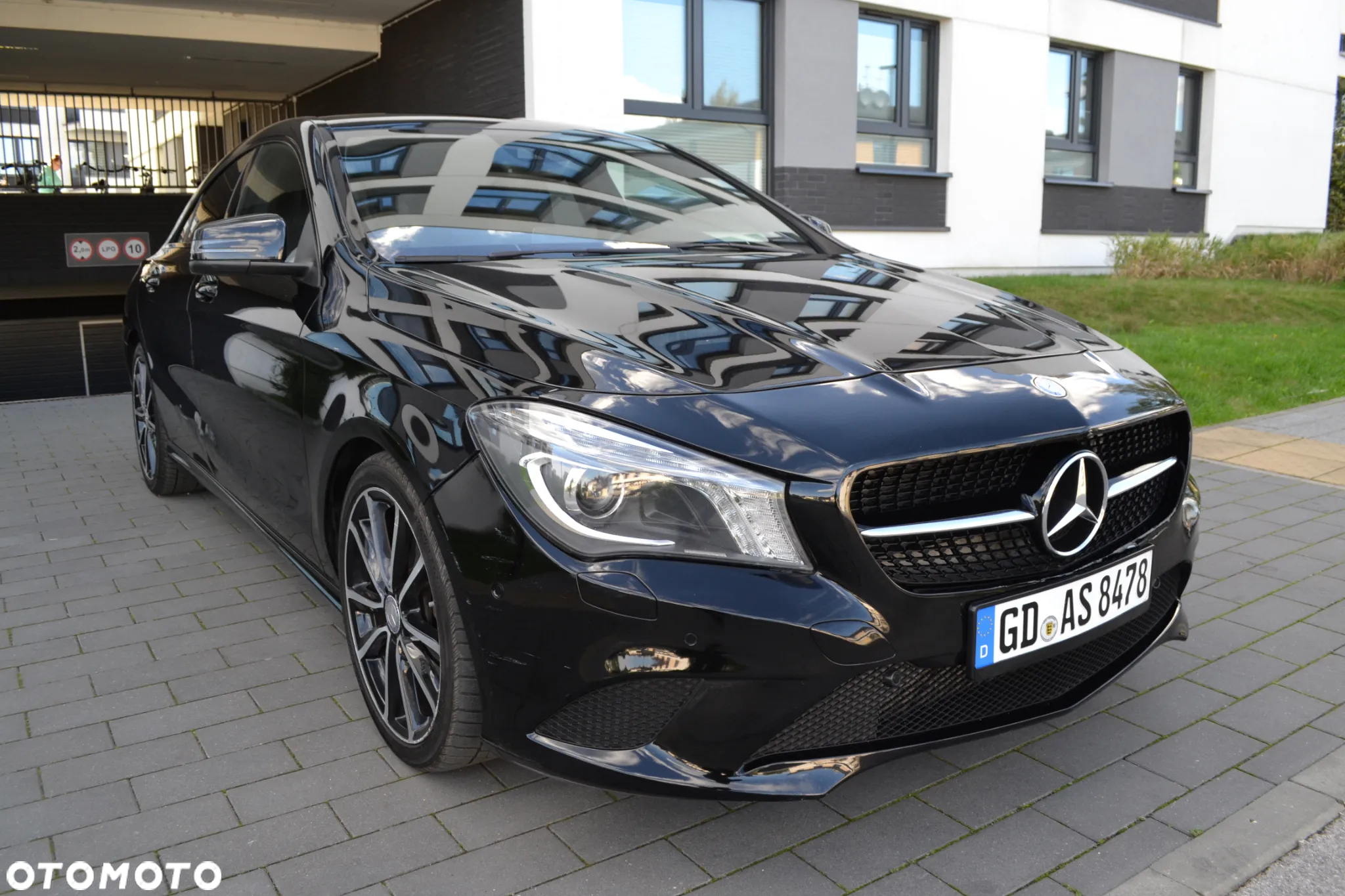 Mercedes-Benz CLA 200 7G-DCT AMG Line - 3