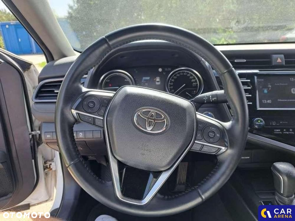Toyota Camry - 20