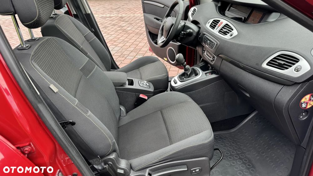 Renault Grand Scenic Gr 1.6 16V Luxe Privilege - 32