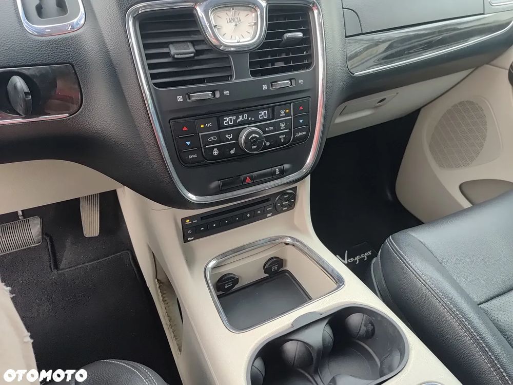 Lancia Voyager 2.8CRD Platinum - 30