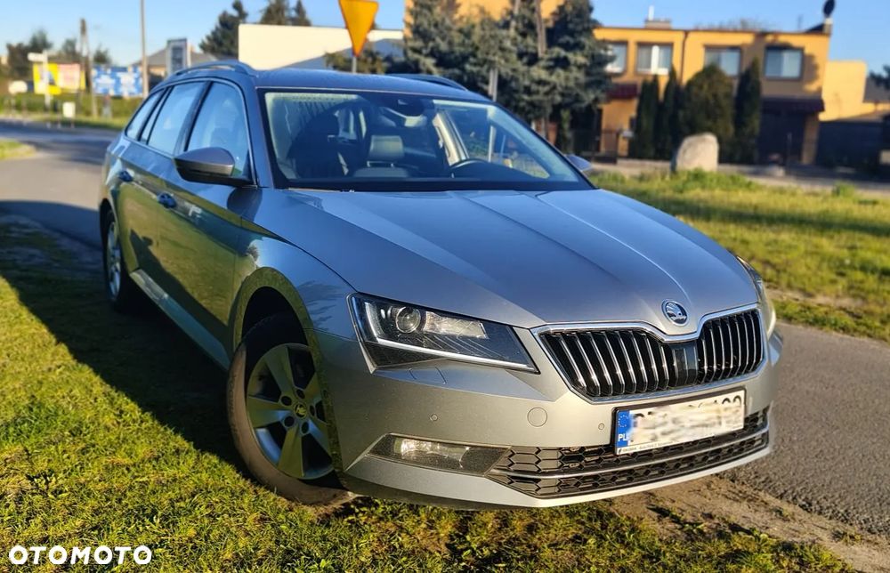 Skoda Superb 2.0 TDI SCR Sportline DSG - 2