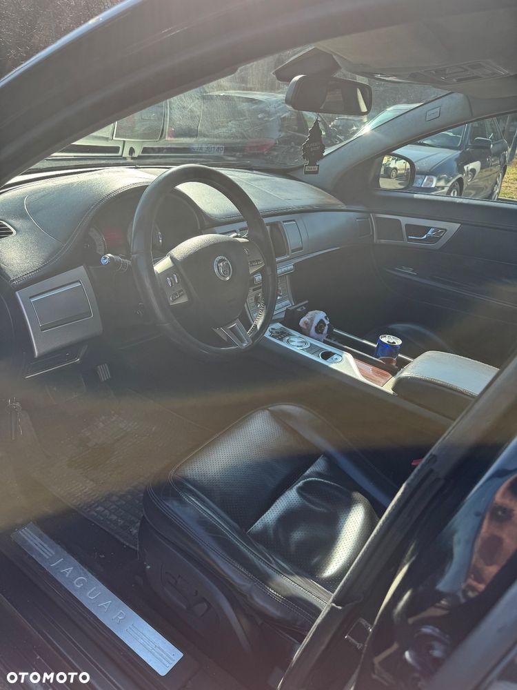 Jaguar XF 3.0 V6 D Portfolio - 7