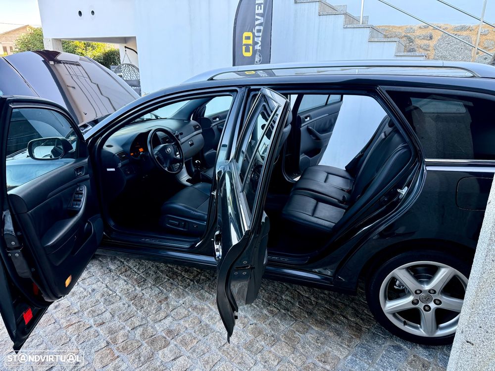 Toyota Avensis SW 2.2 D-4D Executive - 6